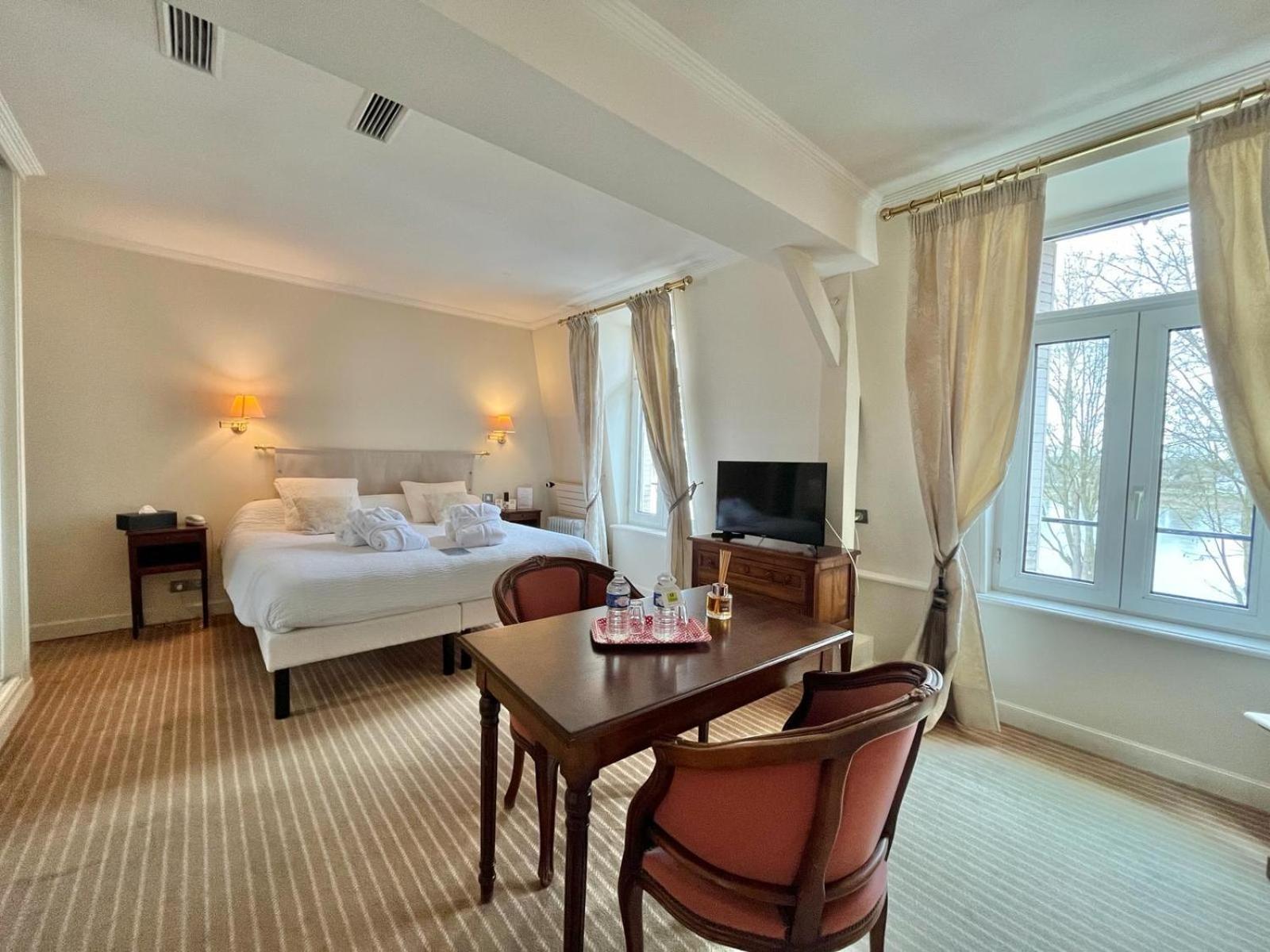 Logis Hotel Le Rivage Gien Exterior photo