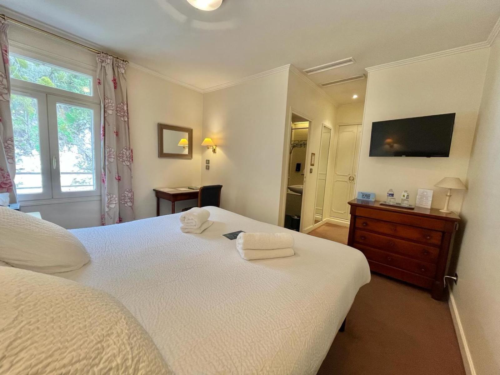 Logis Hotel Le Rivage Gien Exterior photo