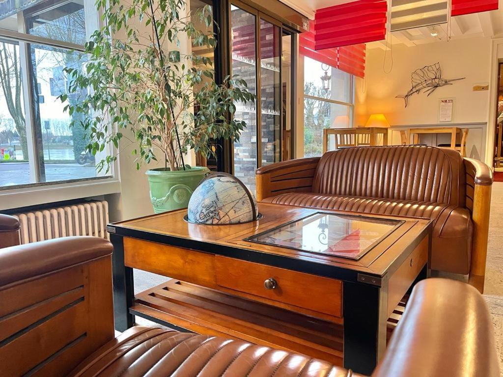 Logis Hotel Le Rivage Gien Exterior photo